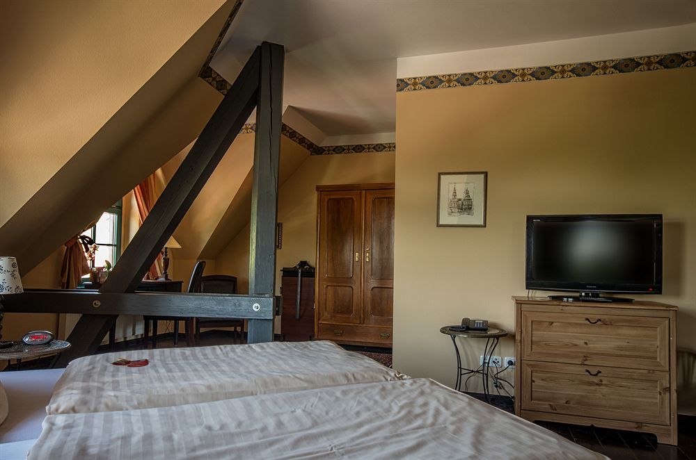 Hotel Zur Henne Naumburg  Ngoại thất bức ảnh