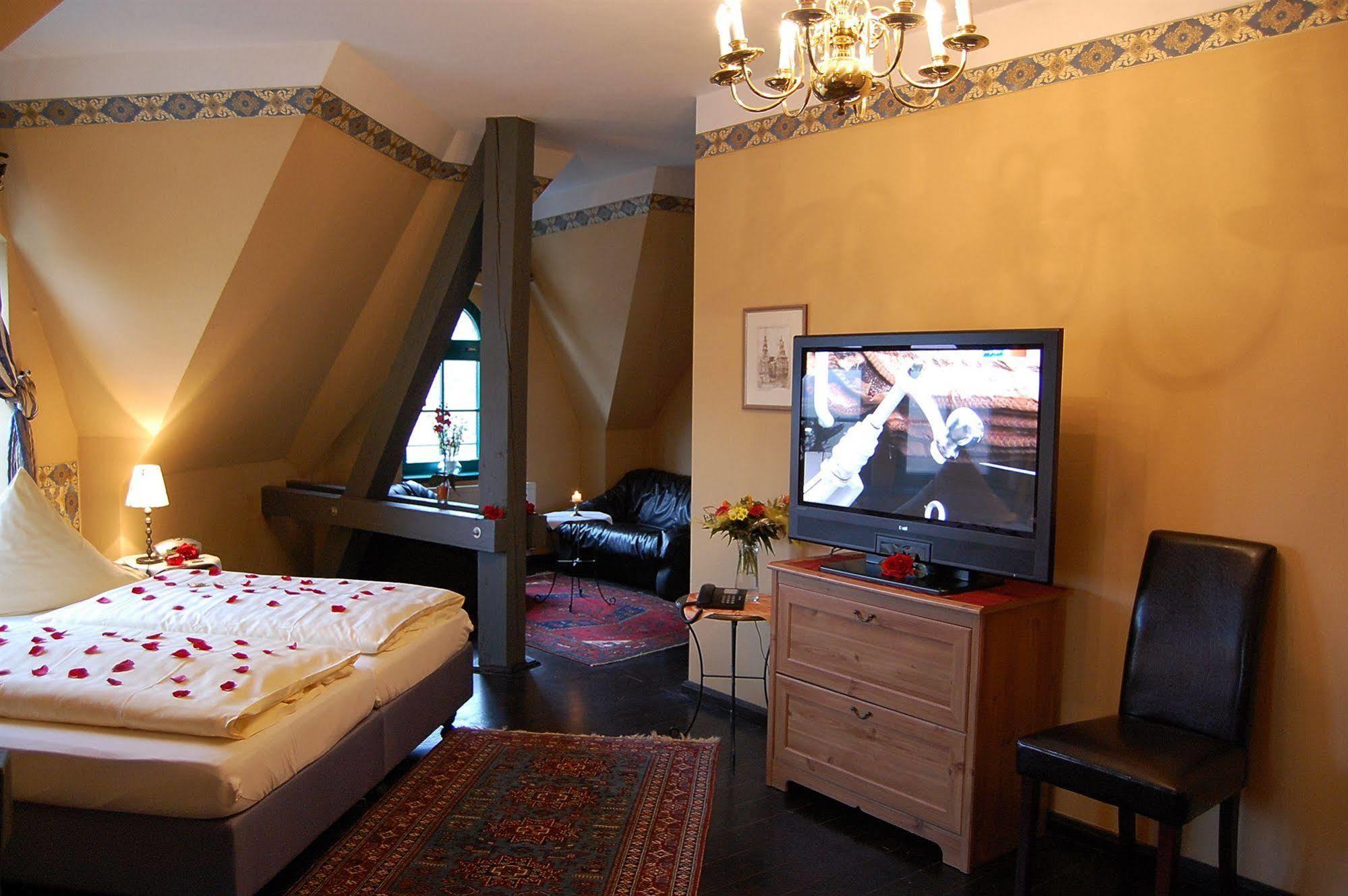 Hotel Zur Henne Naumburg  Ngoại thất bức ảnh
