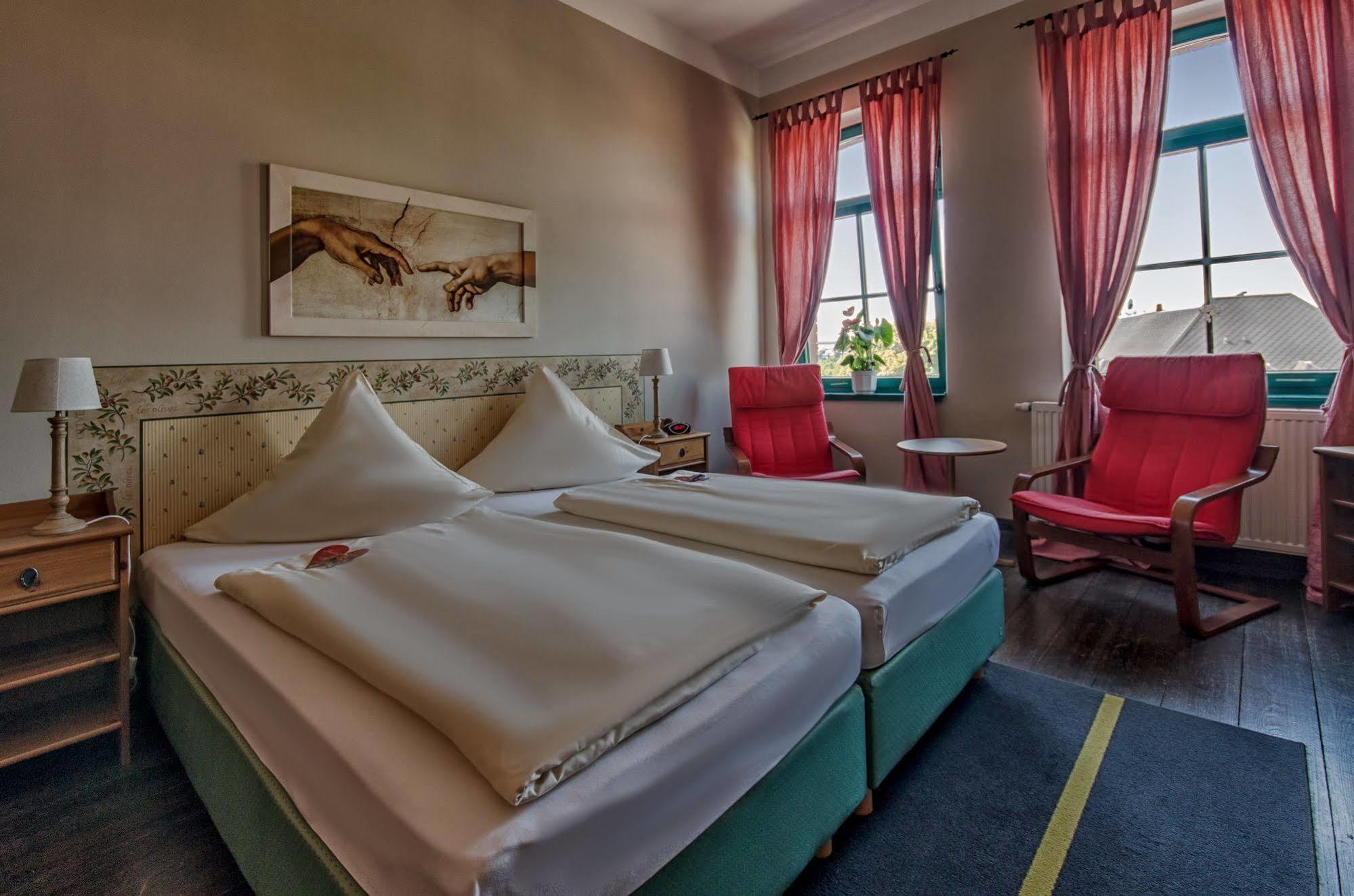 Hotel Zur Henne Naumburg  Ngoại thất bức ảnh