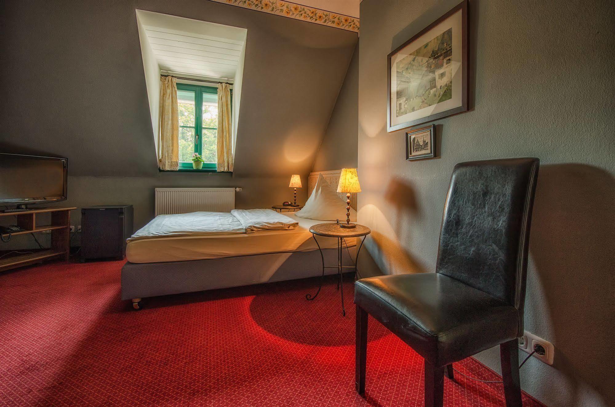 Hotel Zur Henne Naumburg  Ngoại thất bức ảnh