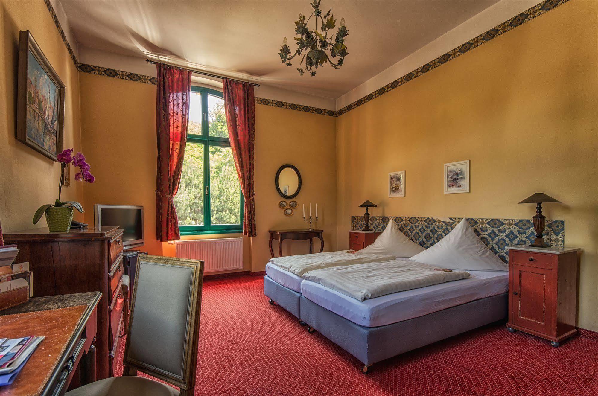 Hotel Zur Henne Naumburg  Ngoại thất bức ảnh
