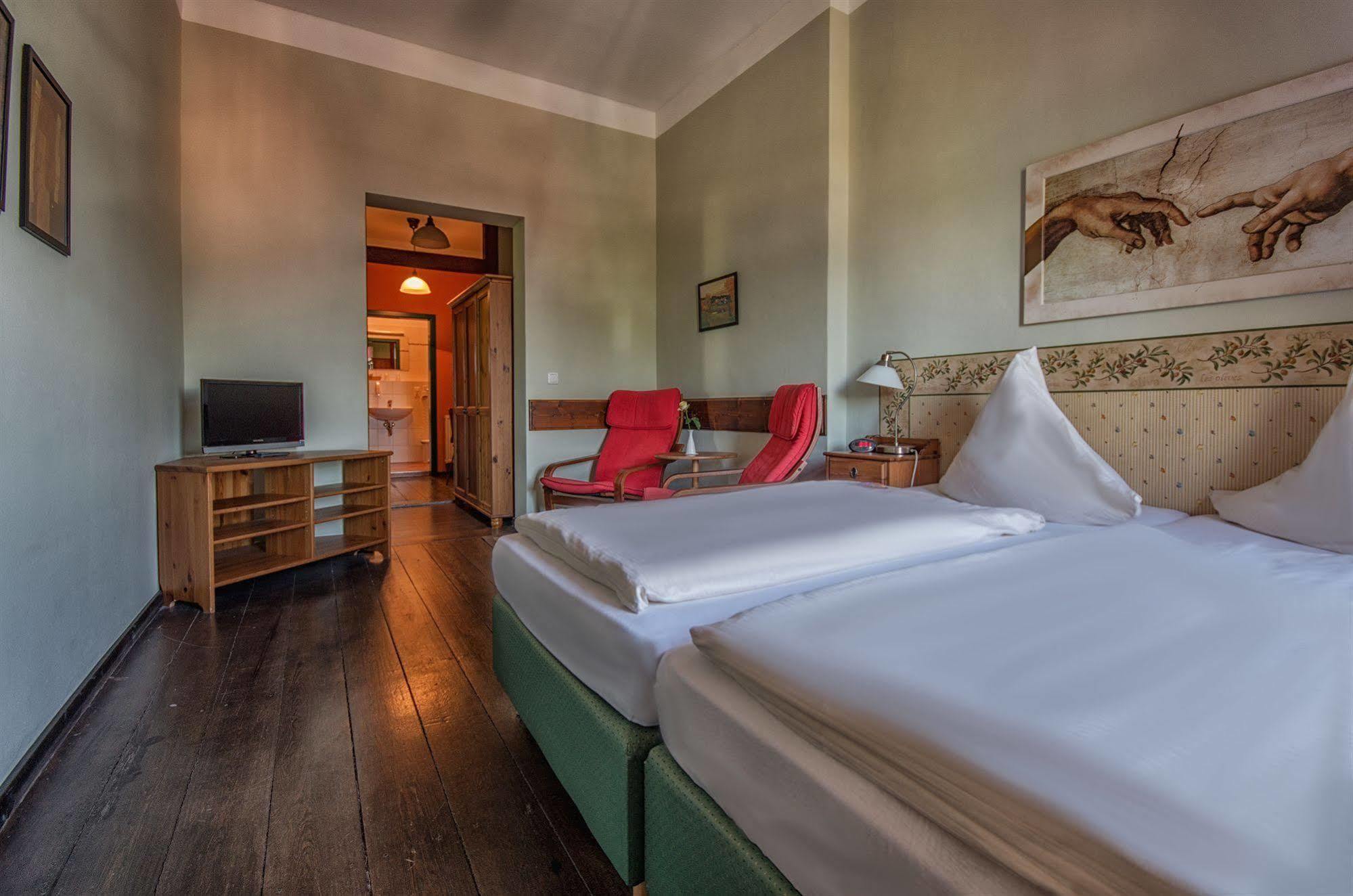 Hotel Zur Henne Naumburg  Ngoại thất bức ảnh